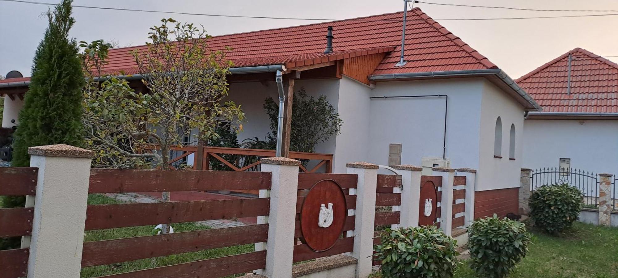 הוילה Szemenyecsörnye Manipura מראה חיצוני תמונה